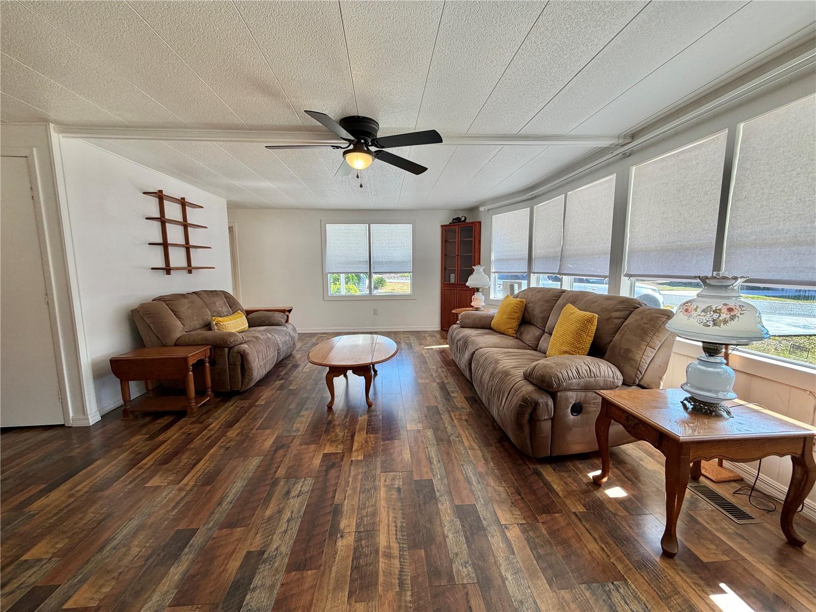 Image 6 of 73 For 103 Tamarisk Way
