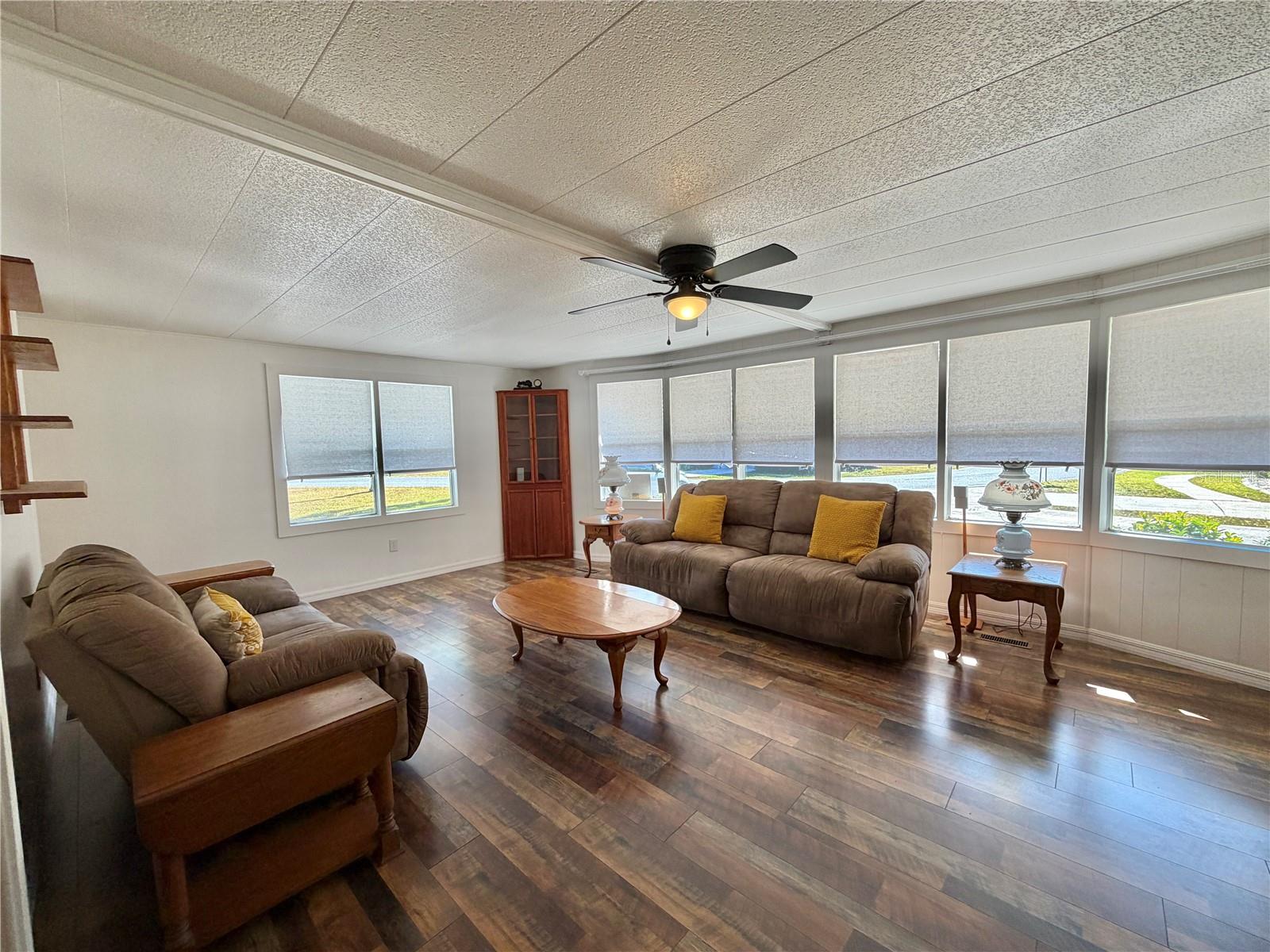 Image 8 of 73 For 103 Tamarisk Way