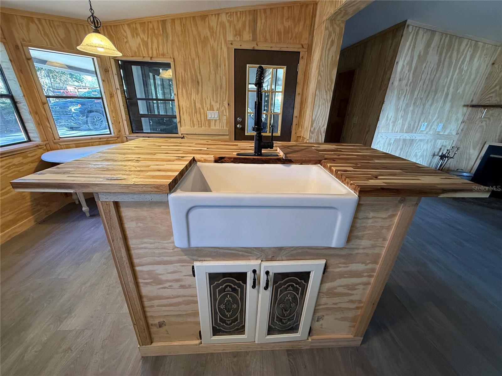 Image 11 of 50 For 27834 Veva Avenue