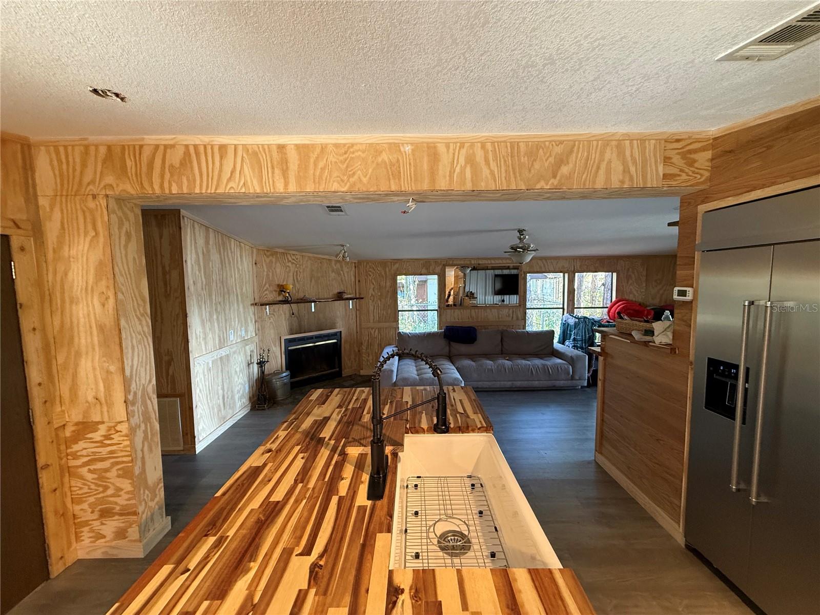 Image 12 of 50 For 27834 Veva Avenue