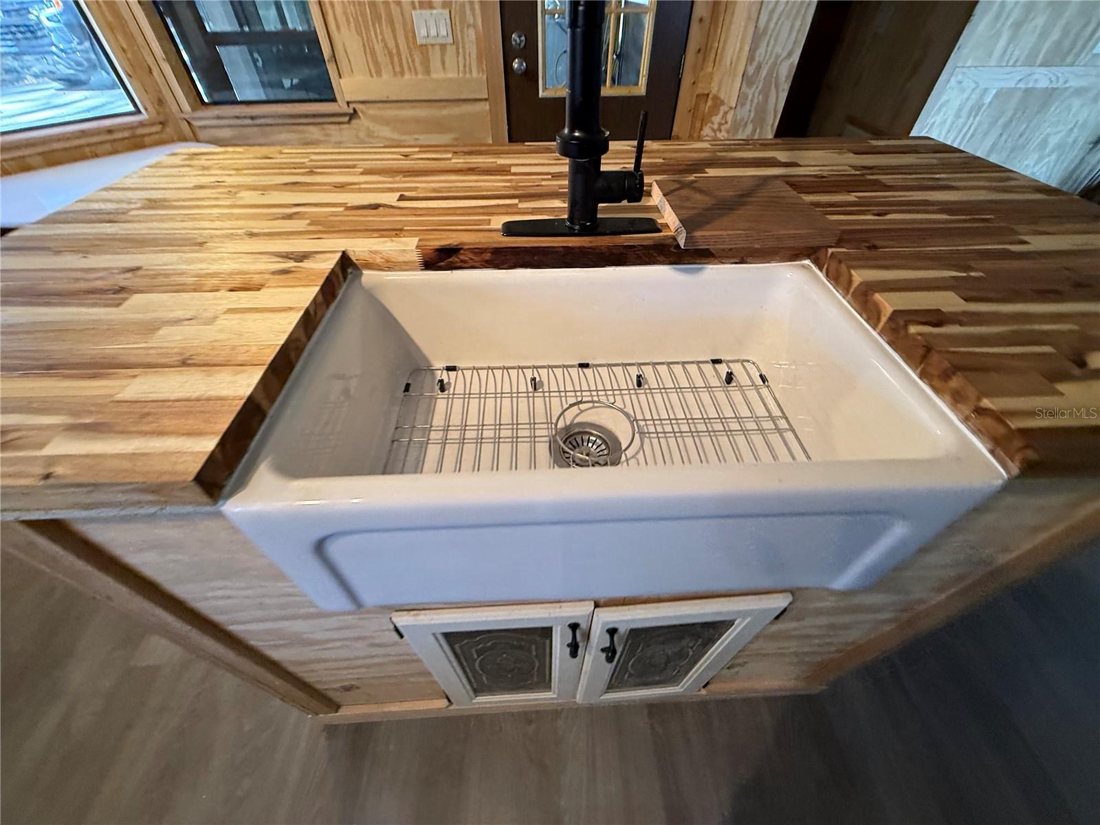 Image 13 of 50 For 27834 Veva Avenue