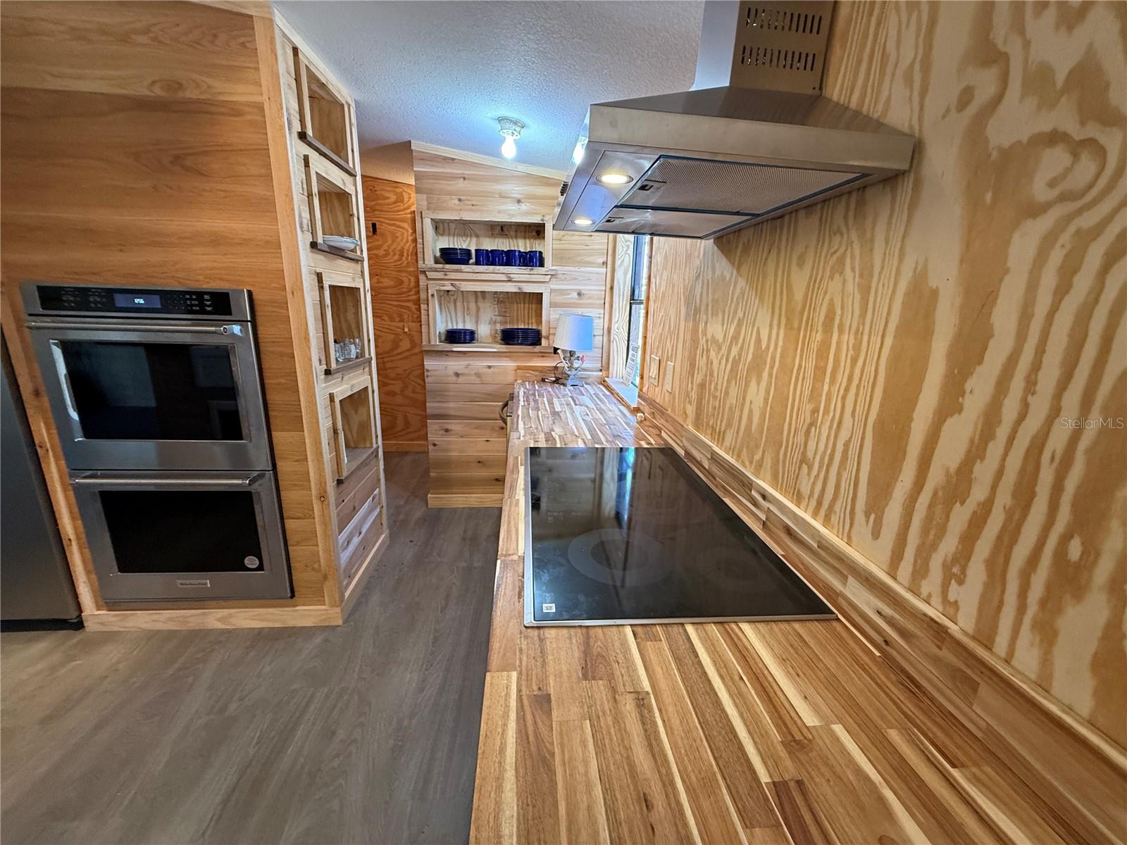 Image 18 of 50 For 27834 Veva Avenue