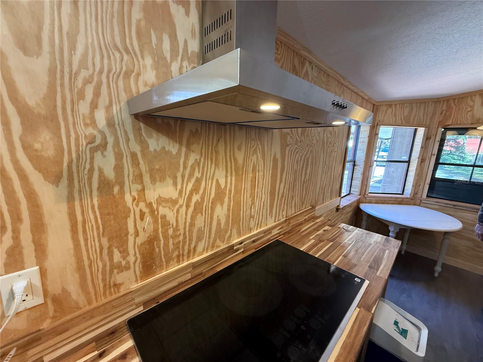 Image 19 of 50 For 27834 Veva Avenue