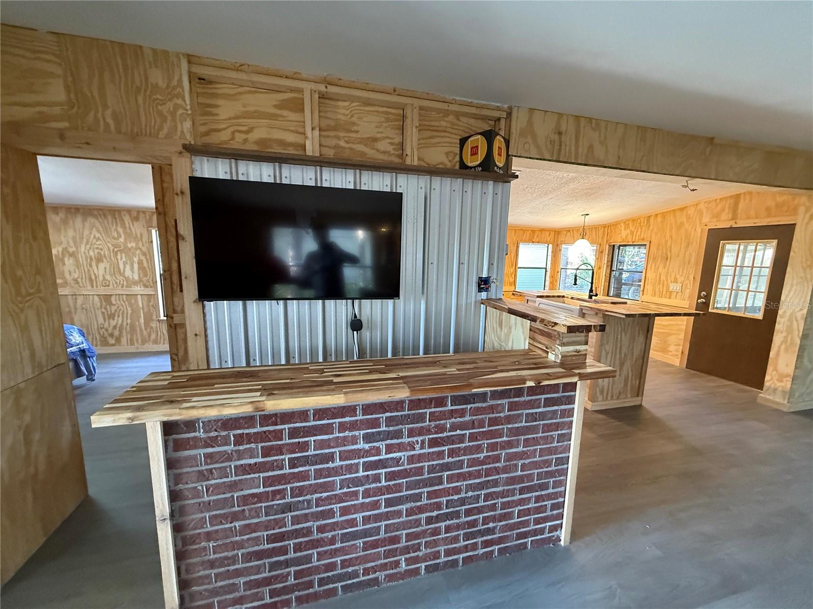 Image 23 of 50 For 27834 Veva Avenue