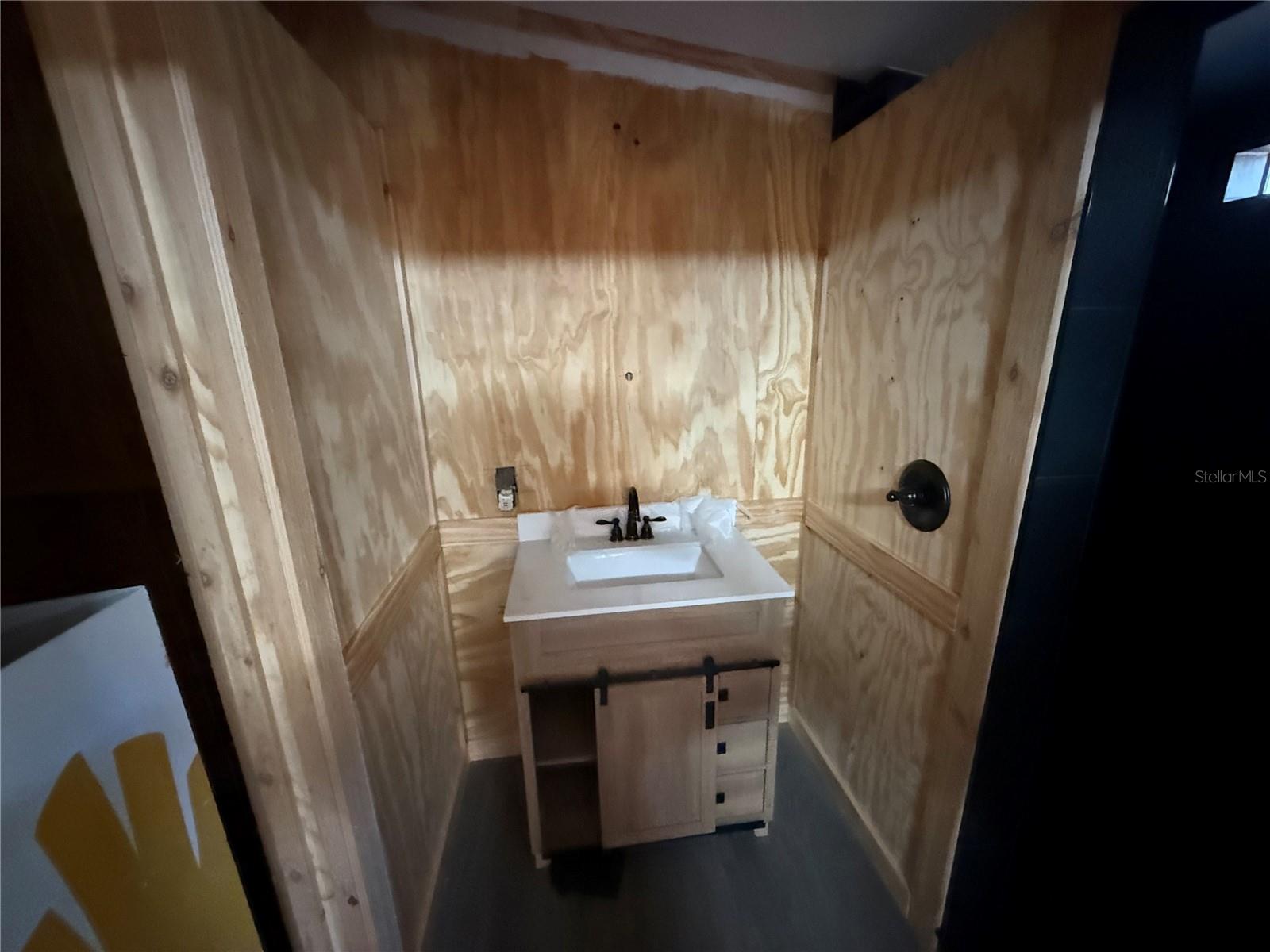 Image 31 of 50 For 27834 Veva Avenue