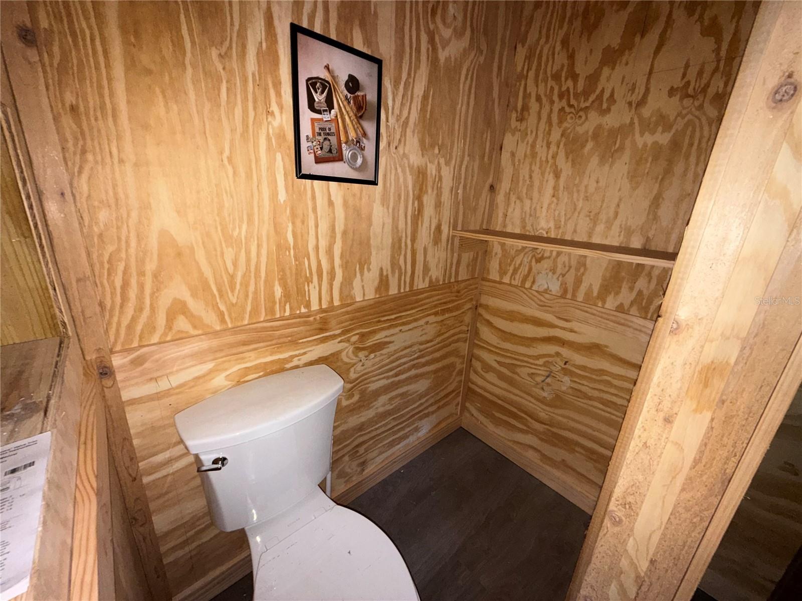 Image 32 of 50 For 27834 Veva Avenue