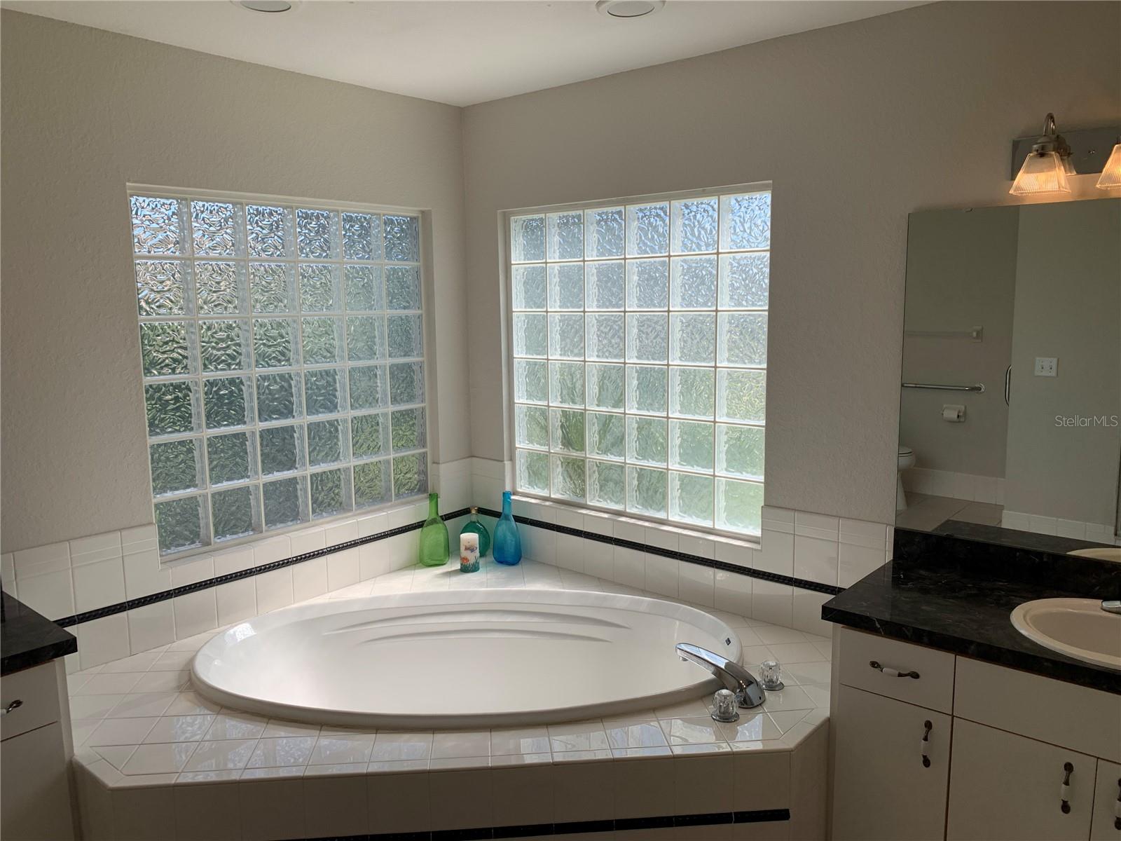 Image 11 of 37 For 13700 90th Court