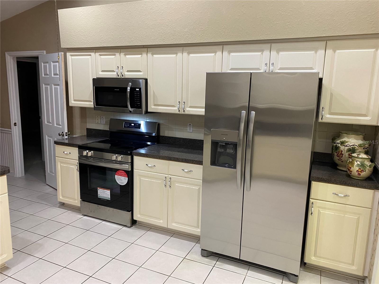 Image 7 of 37 For 13700 90th Court