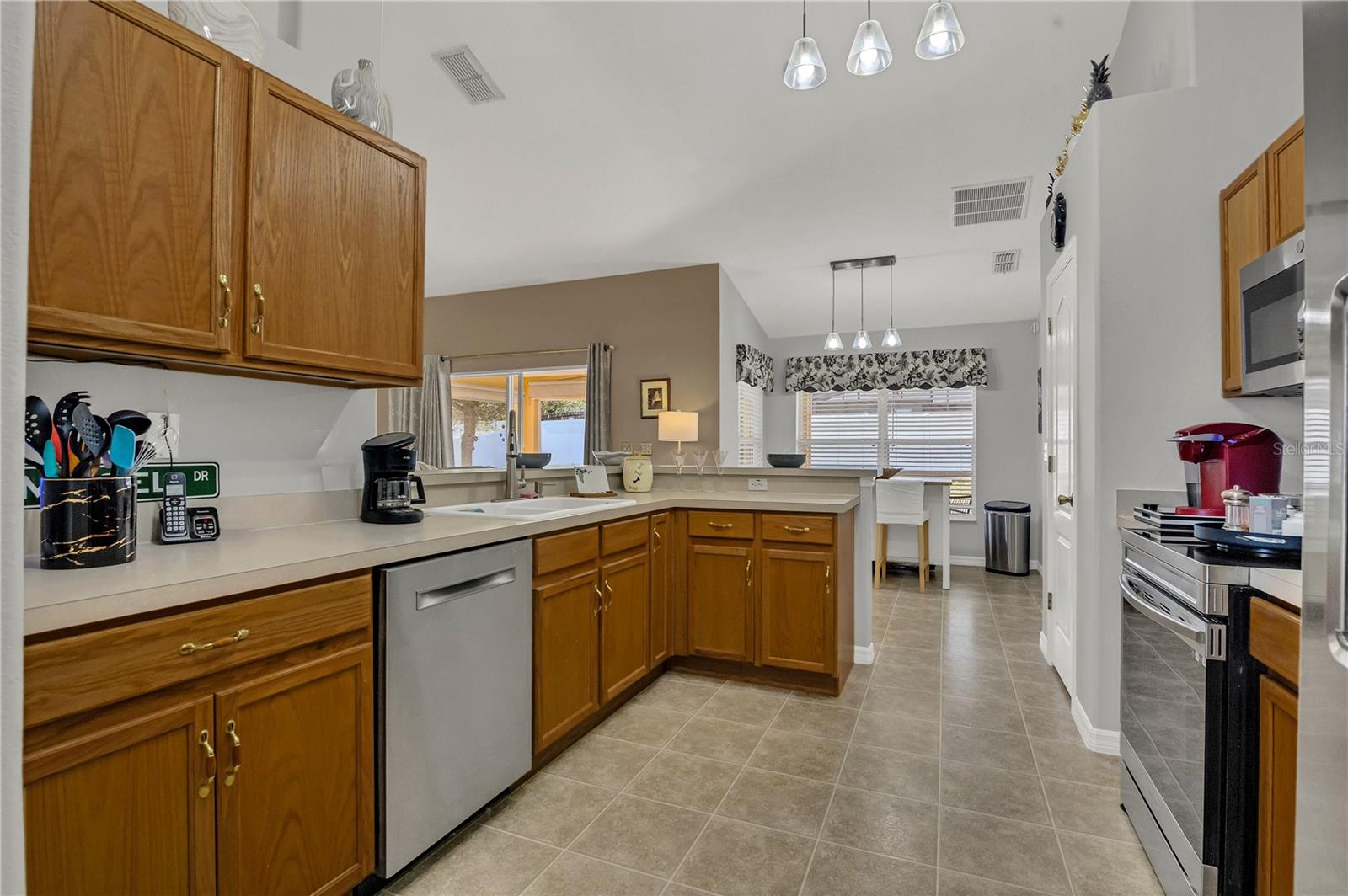 Image 11 of 33 For 10521 Cedar Forest Circle