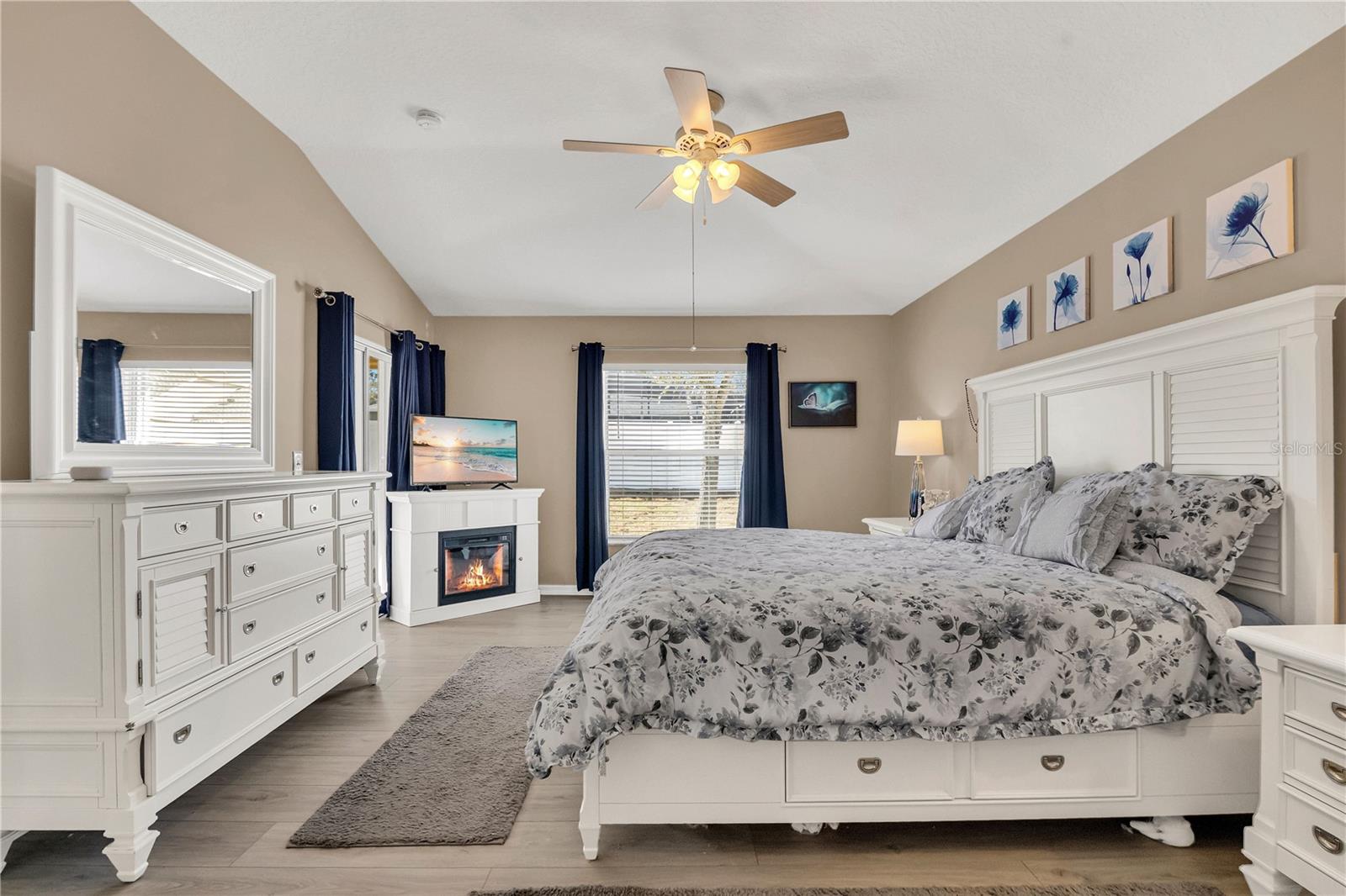 Image 14 of 33 For 10521 Cedar Forest Circle