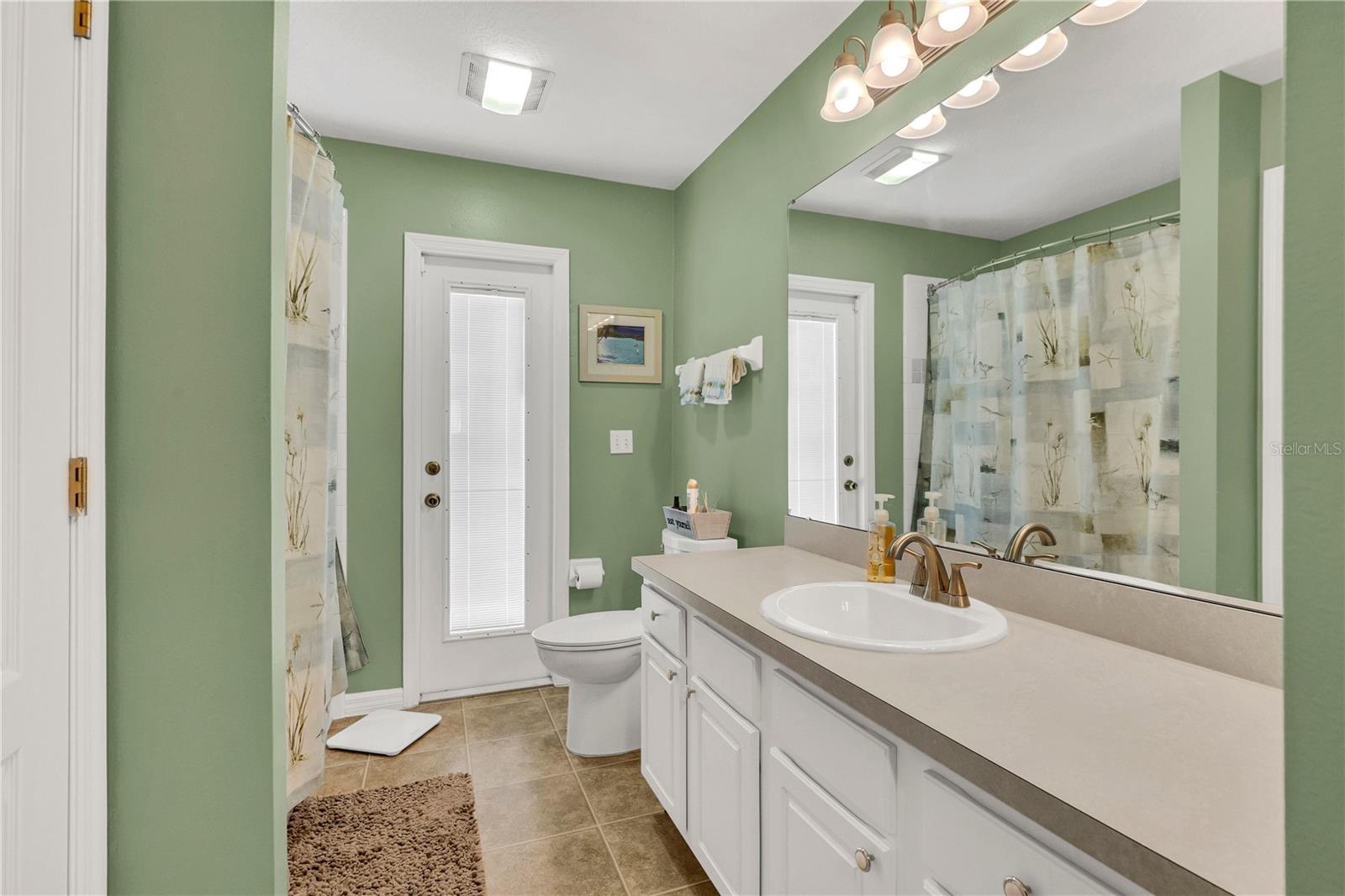 Image 19 of 33 For 10521 Cedar Forest Circle