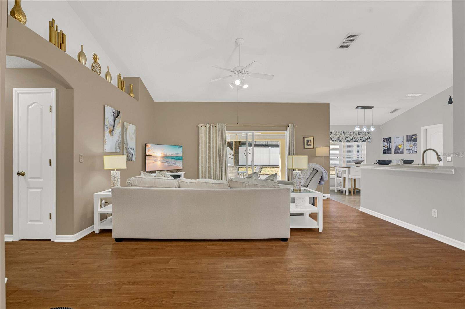 Image 5 of 33 For 10521 Cedar Forest Circle