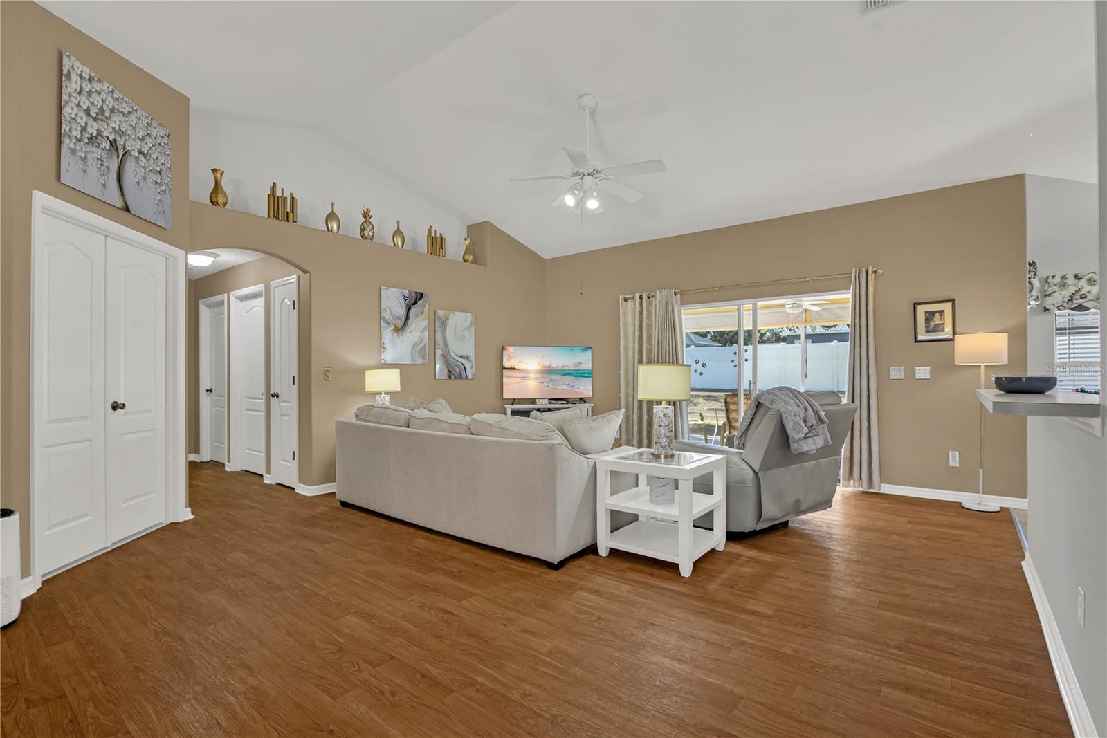 Image 6 of 33 For 10521 Cedar Forest Circle