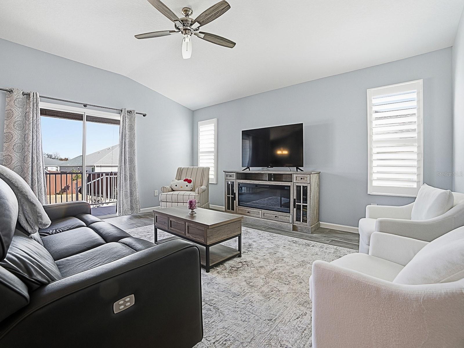 Image 10 of 39 For 3319 Rohan Road