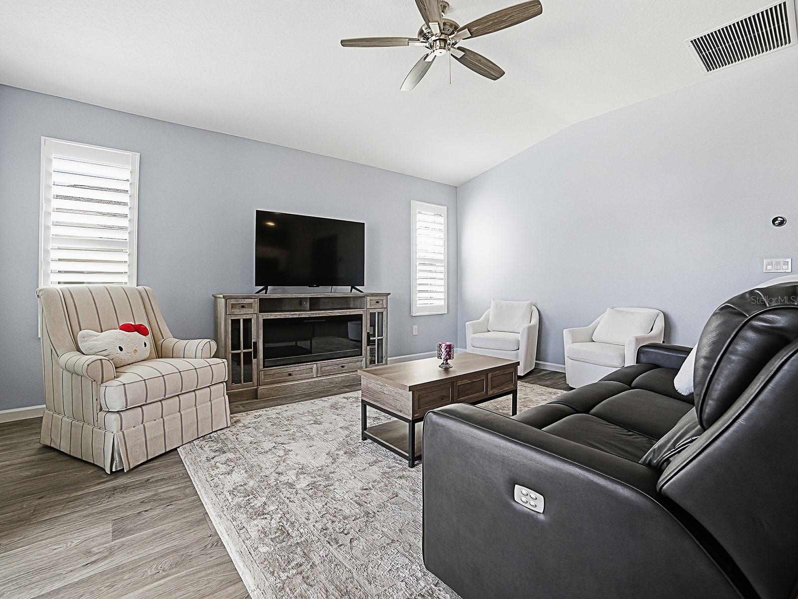 Image 12 of 39 For 3319 Rohan Road