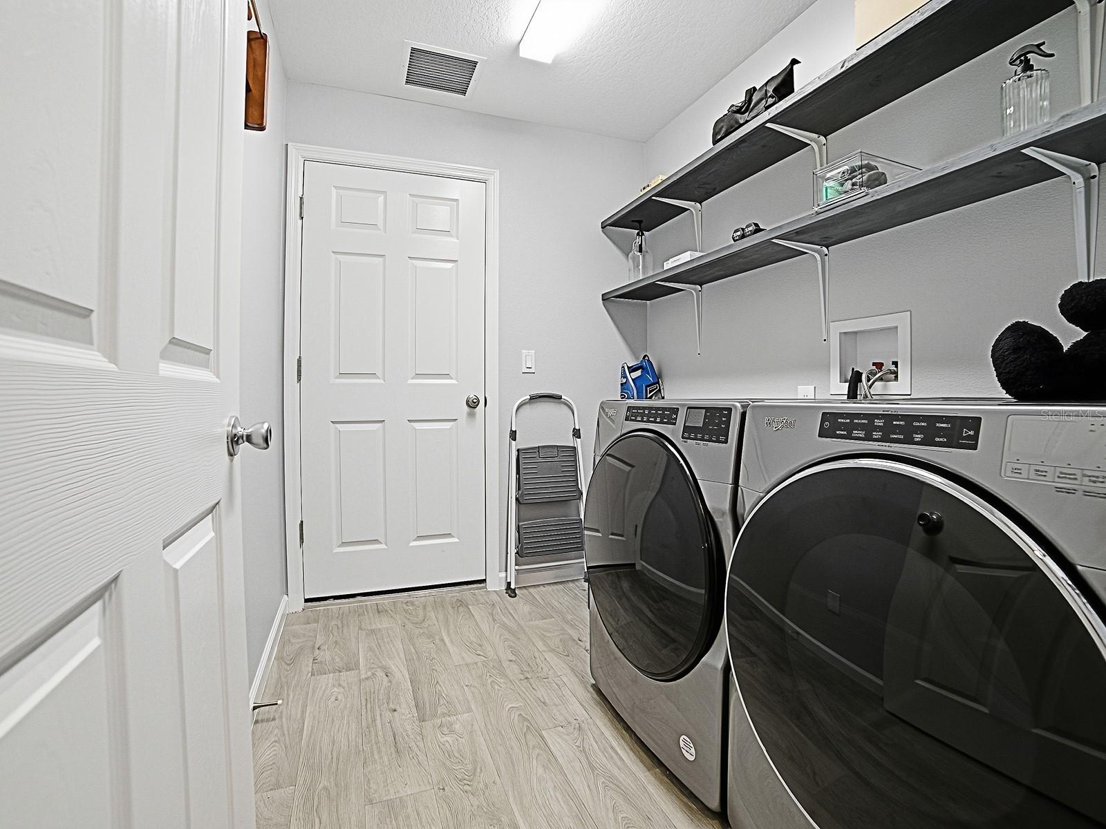 Image 25 of 39 For 3319 Rohan Road