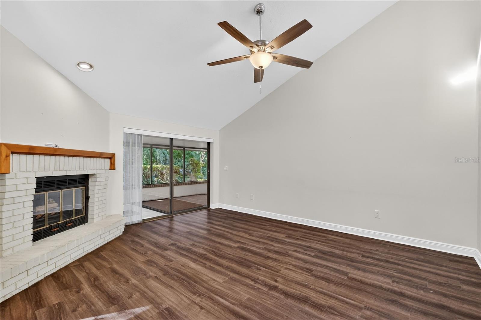 Image 13 of 48 For 301 Clusterwood Drive