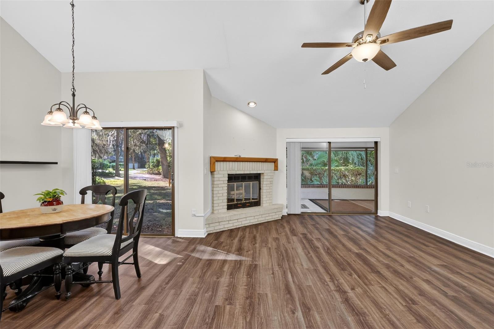 Image 18 of 48 For 301 Clusterwood Drive