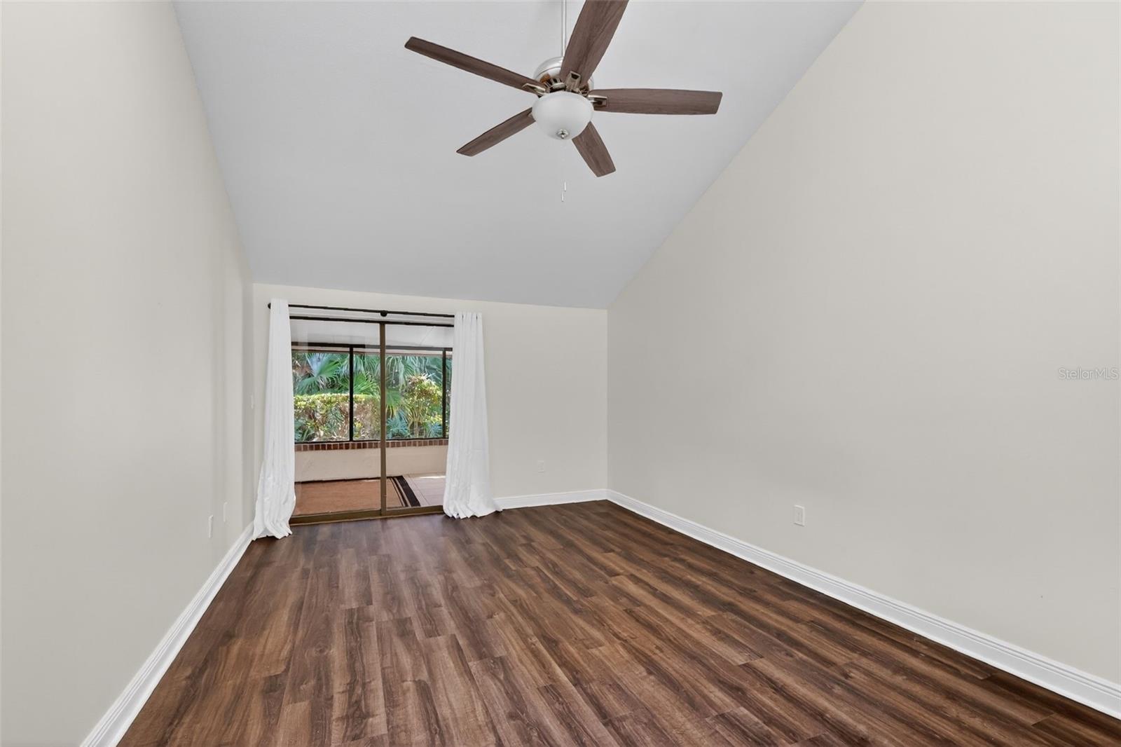 Image 20 of 48 For 301 Clusterwood Drive