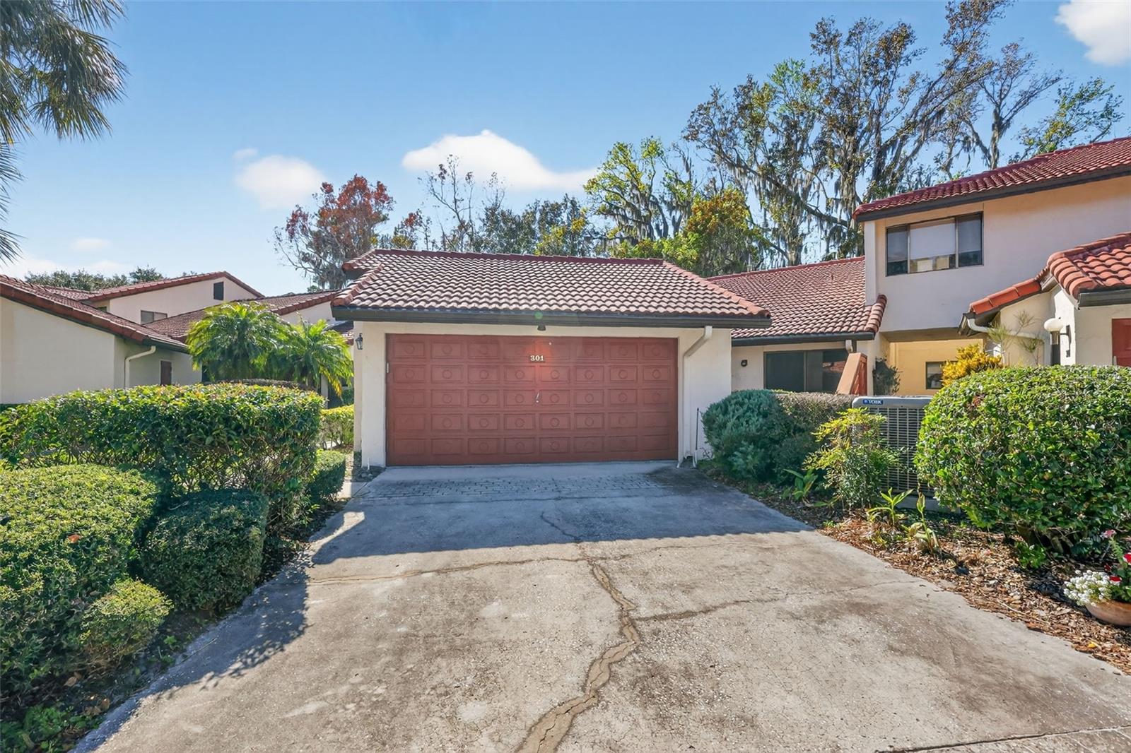 Image 6 of 48 For 301 Clusterwood Drive