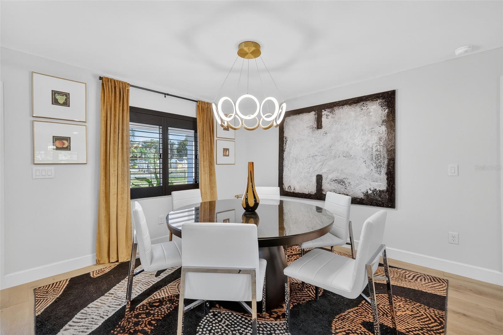 Image 12 of 57 For 241 Bay Road