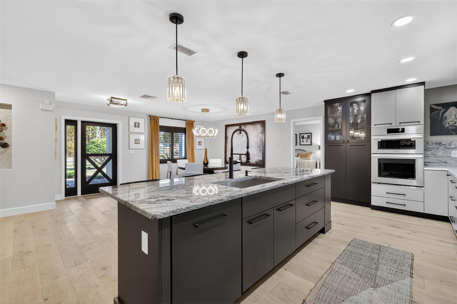 Image 15 of 57 For 241 Bay Road