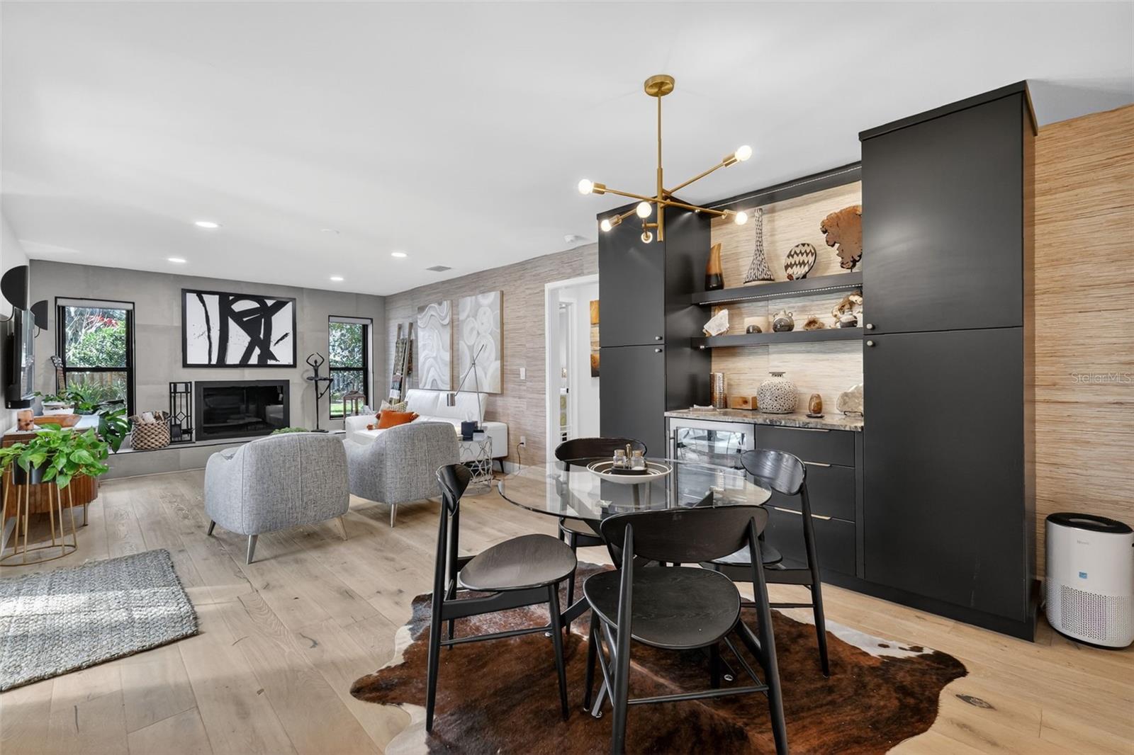 Image 19 of 57 For 241 Bay Road