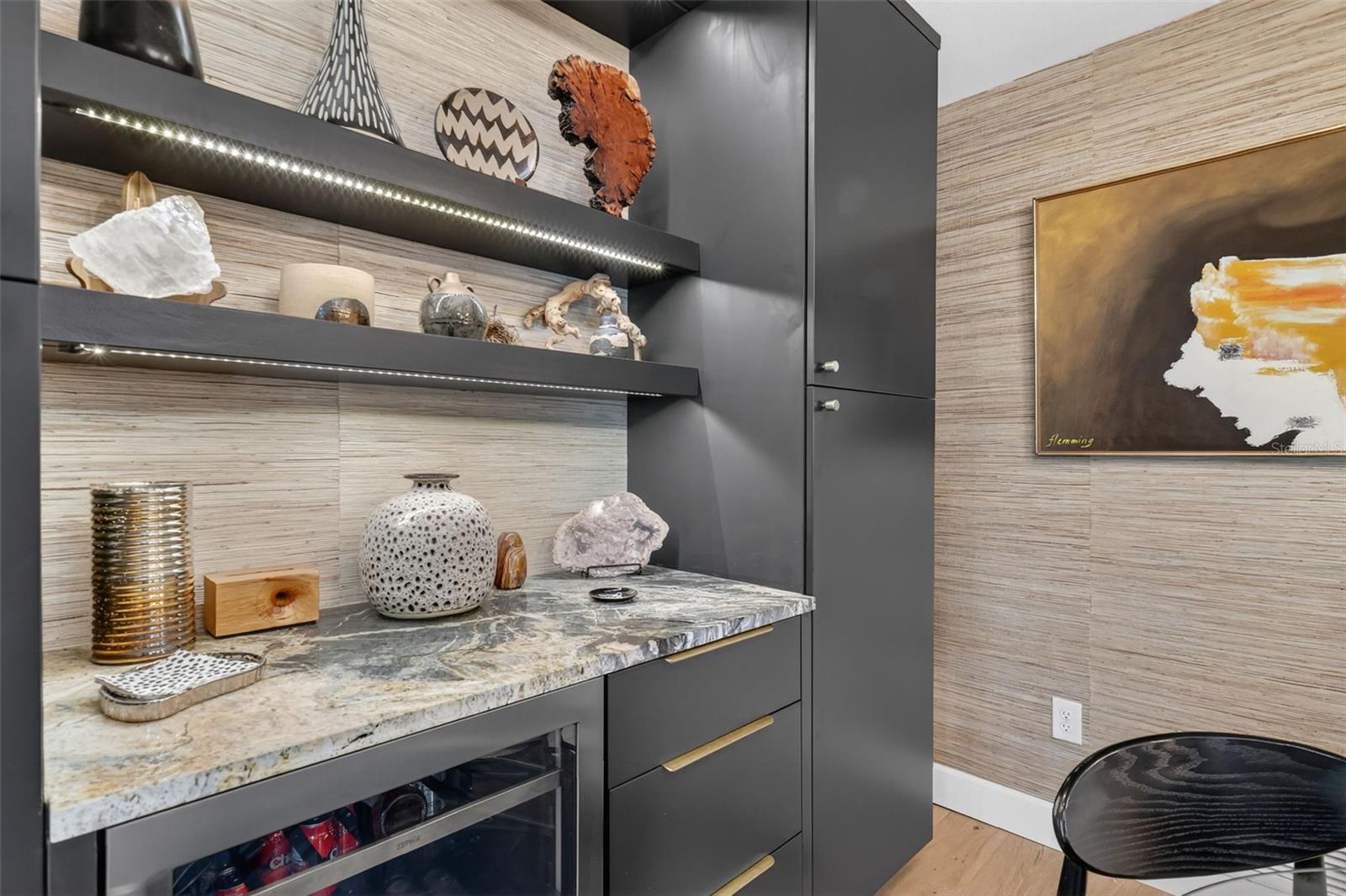 Image 20 of 57 For 241 Bay Road