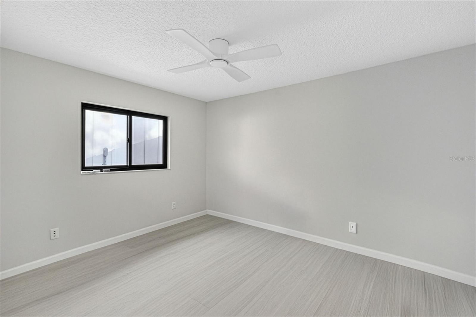 Image 33 of 57 For 241 Bay Road