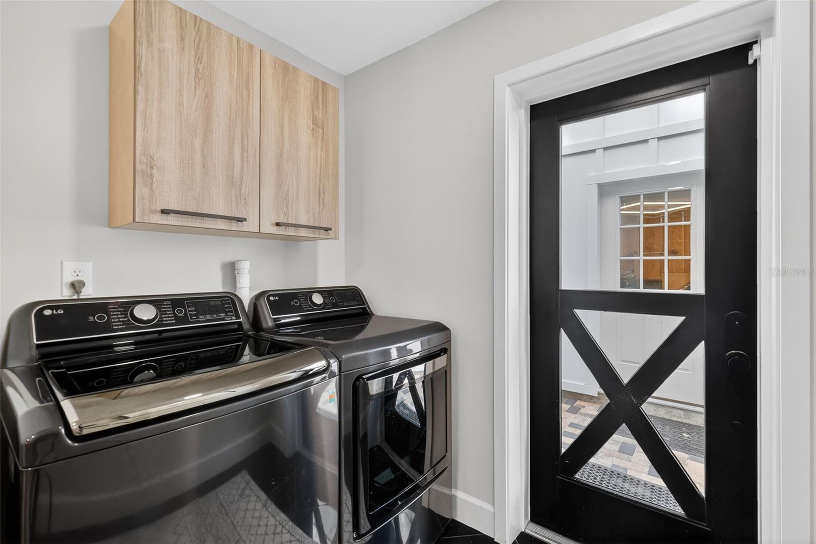 Image 36 of 57 For 241 Bay Road