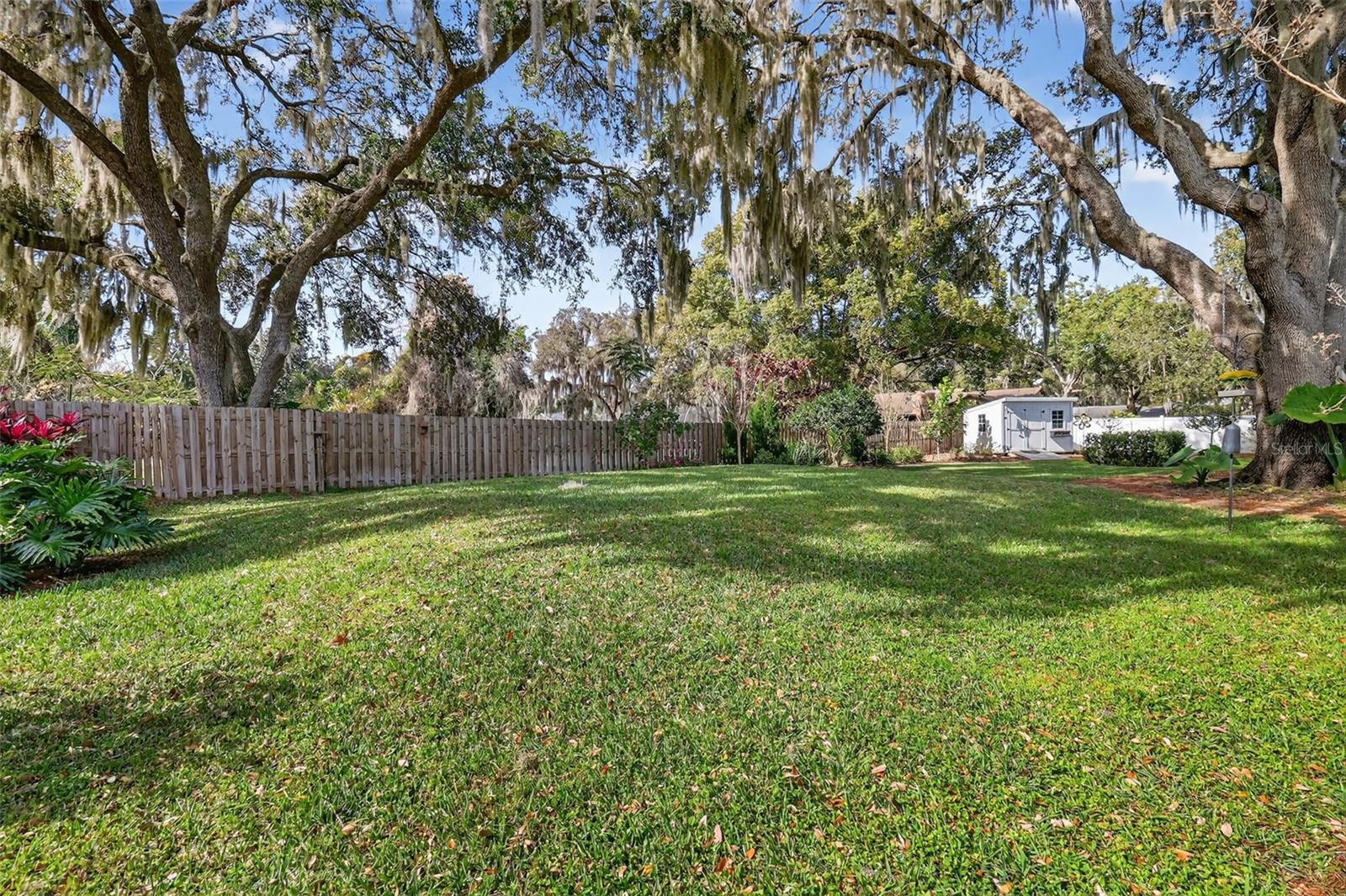 Image 40 of 57 For 241 Bay Road