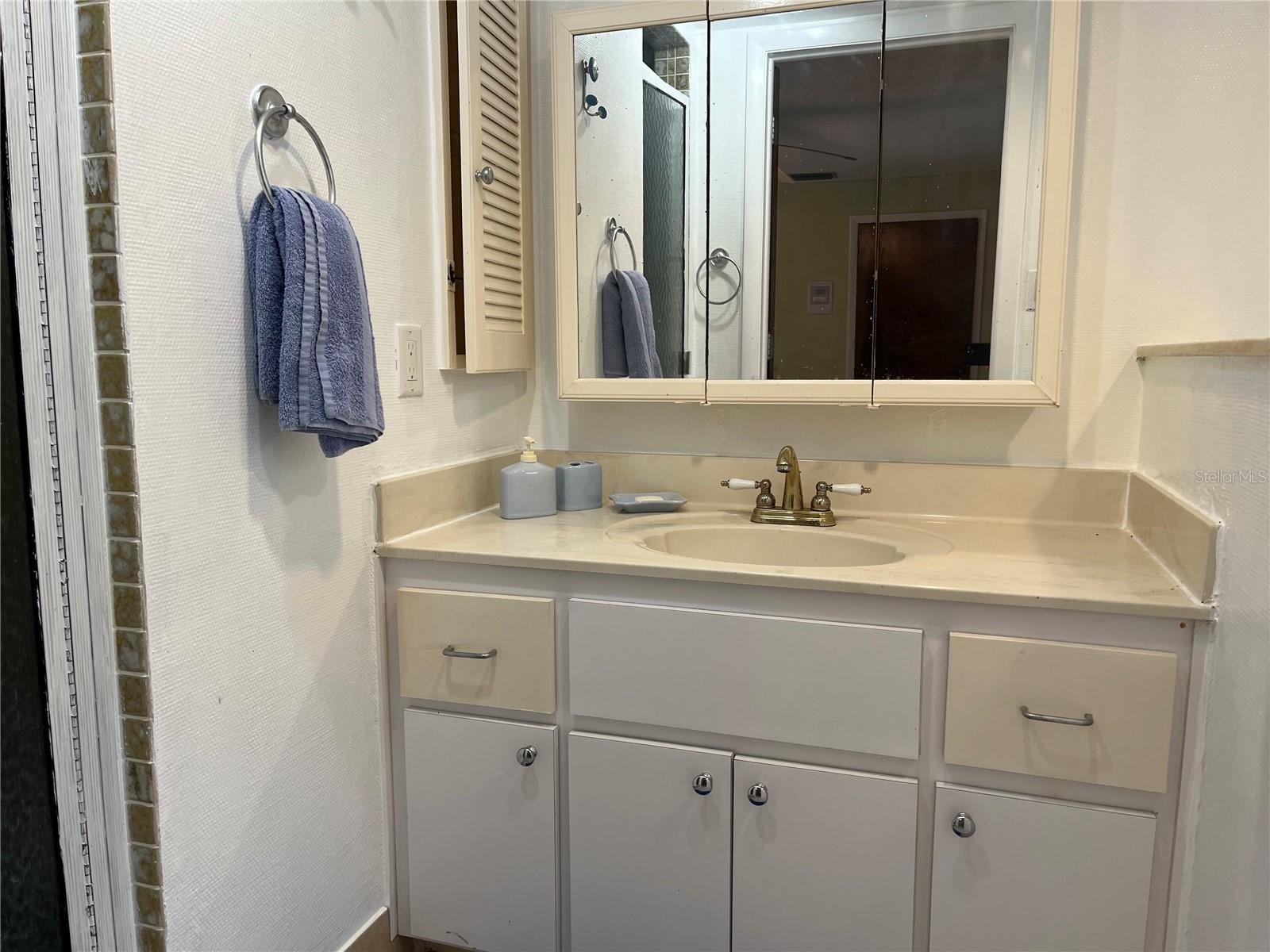 Image 23 of 45 For 1310 43rd Terrace