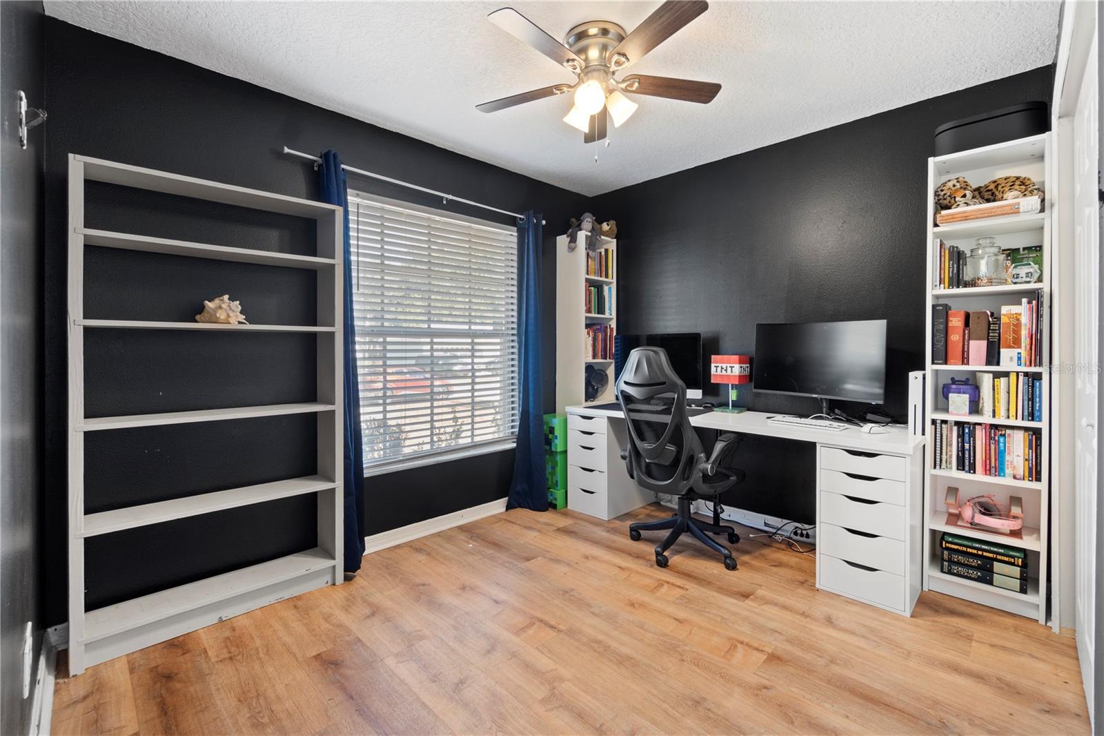 Image 13 of 23 For 301 Chester Street