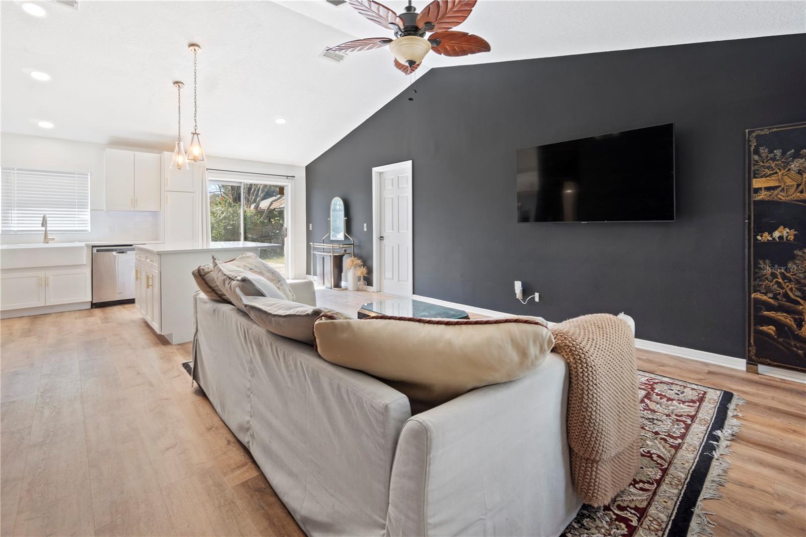 Image 8 of 23 For 301 Chester Street