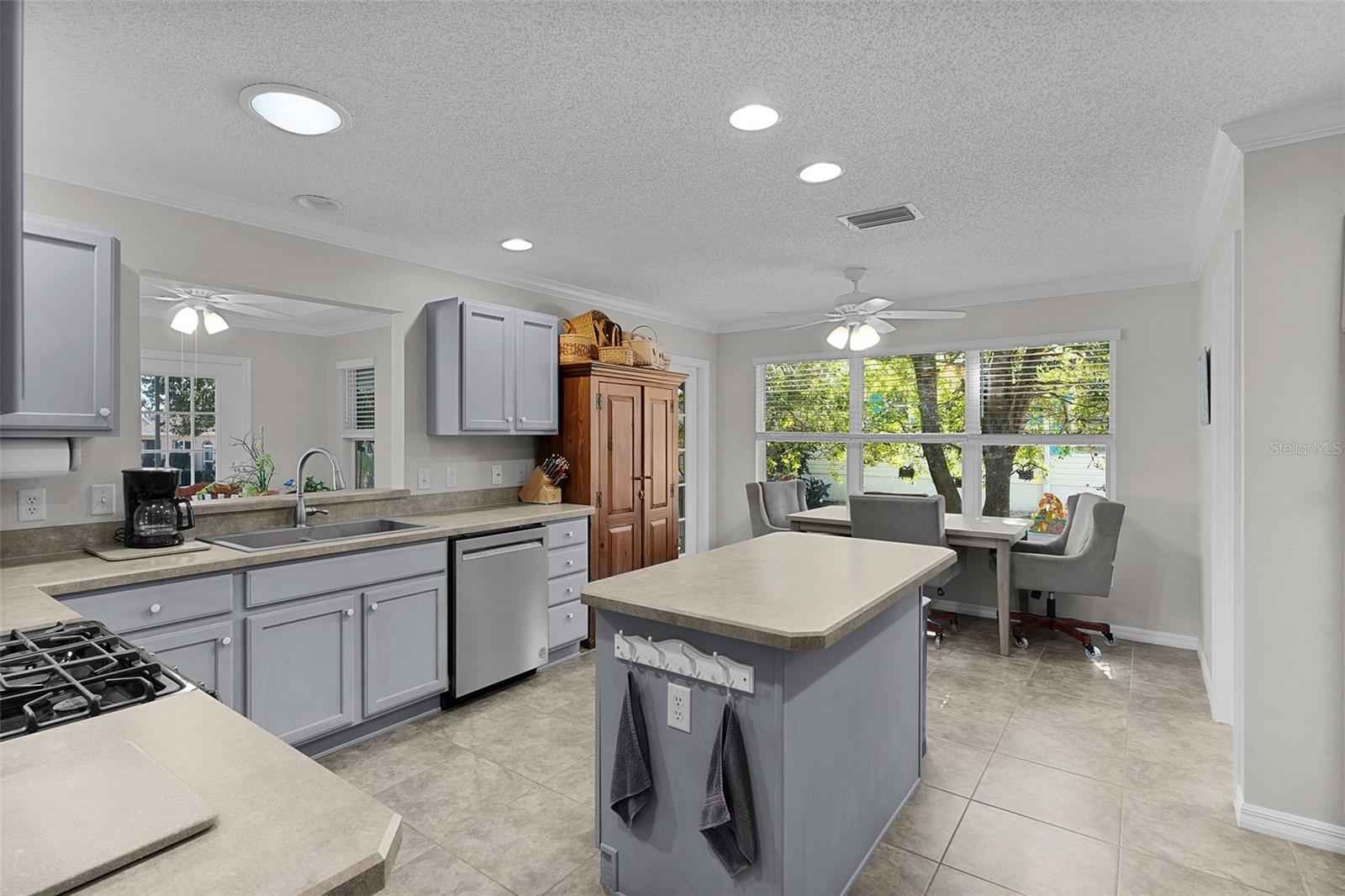 Image 13 of 46 For 17645 93rd Carson Terrace