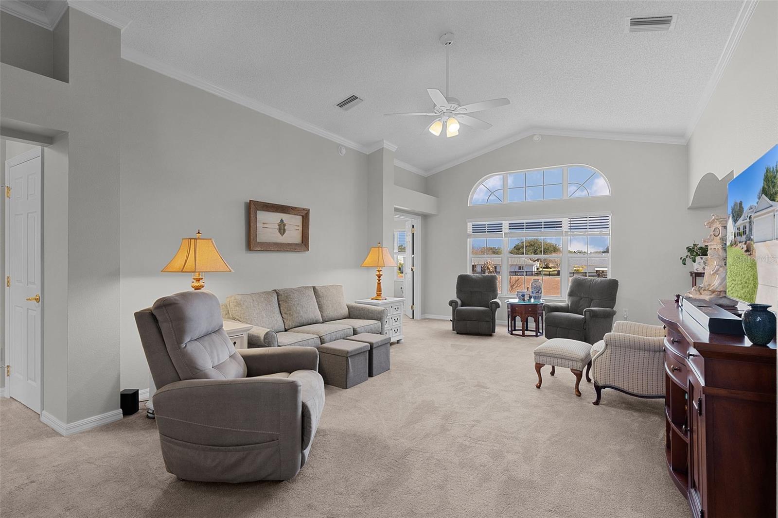 Image 6 of 46 For 17645 93rd Carson Terrace