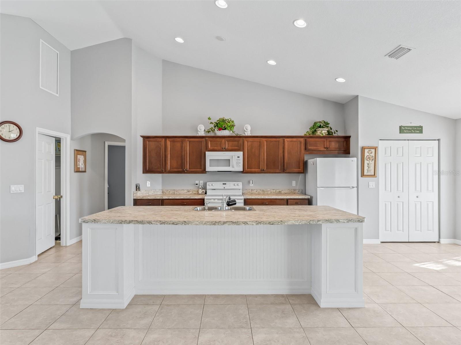 Image 17 of 49 For 1907 85th Loop