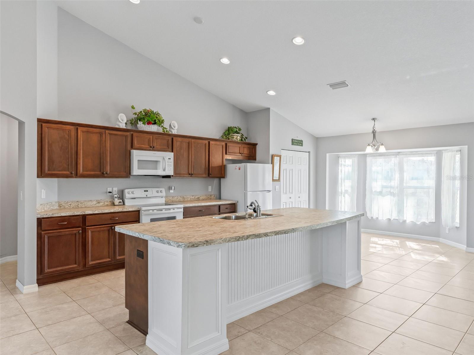 Image 18 of 49 For 1907 85th Loop