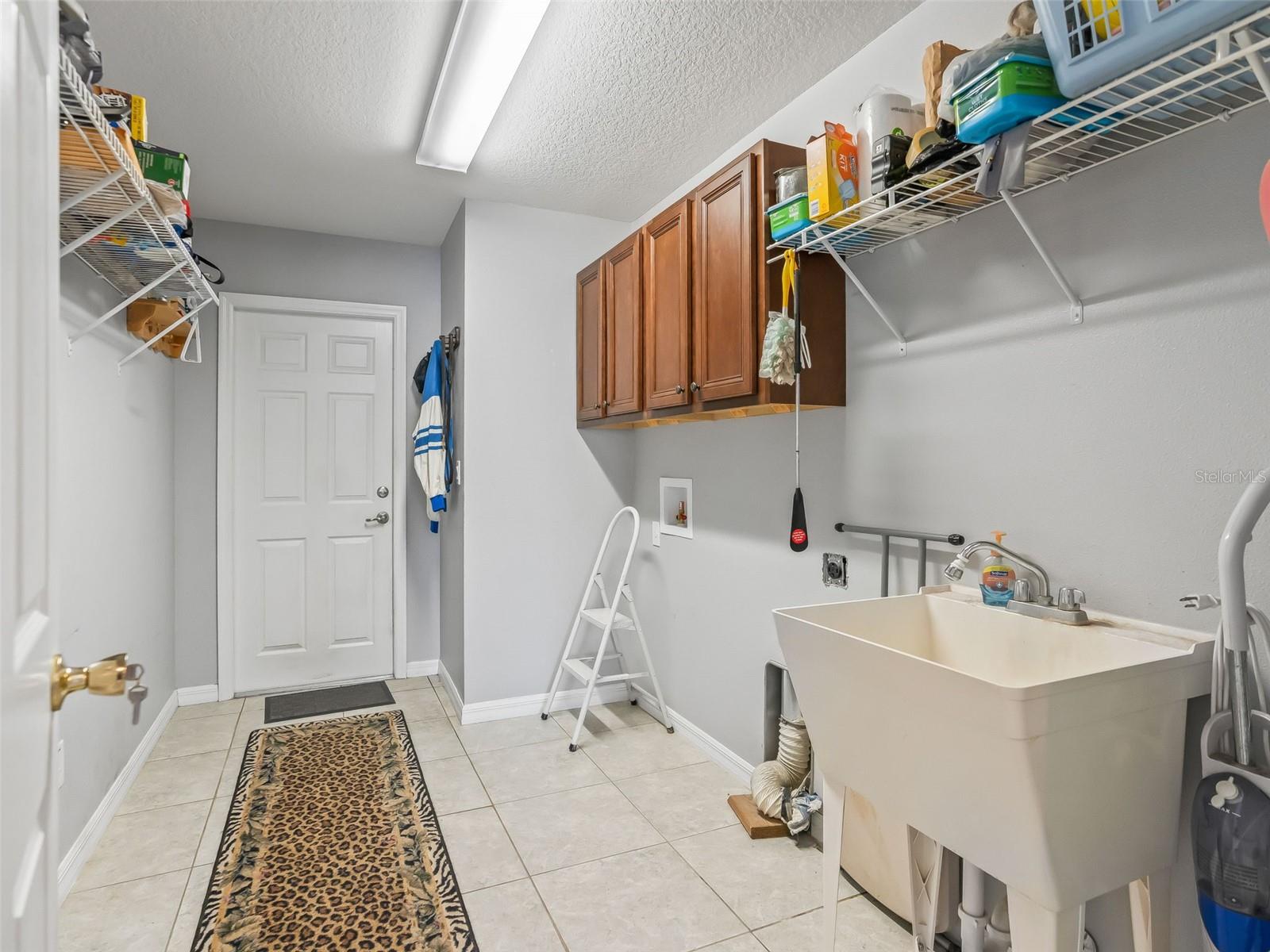 Image 36 of 49 For 1907 85th Loop