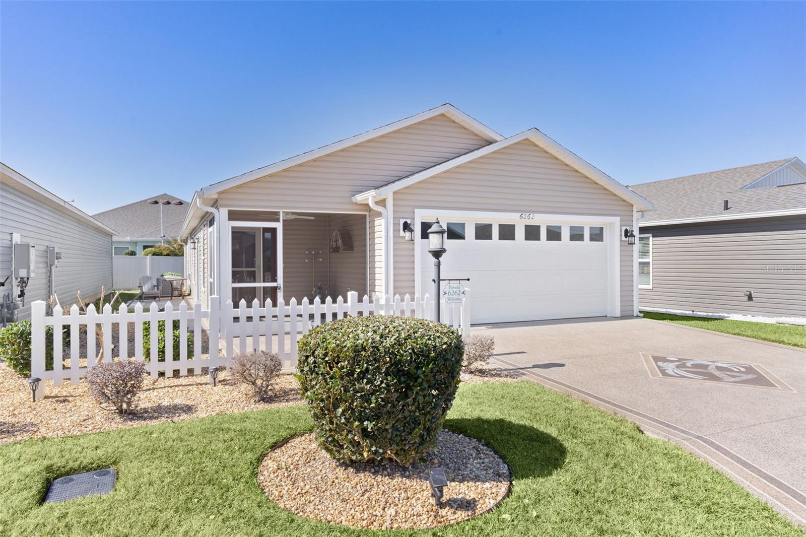 Image 4 of 39 For 6262 Siverson Terrace