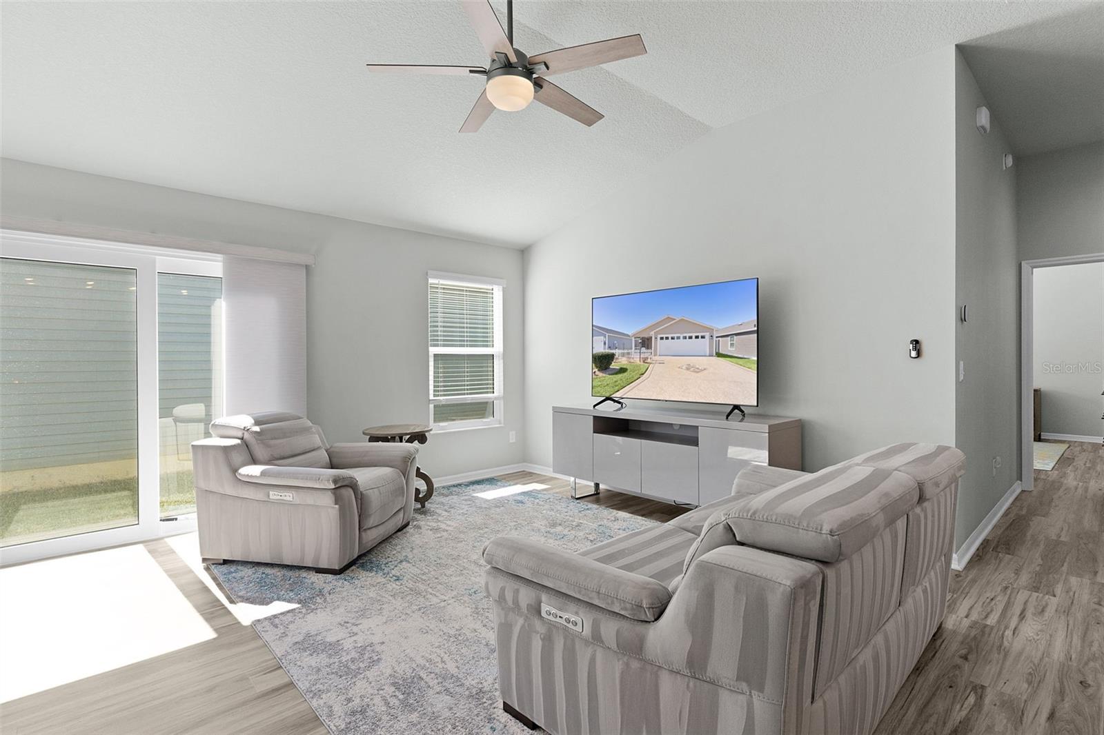 Image 9 of 39 For 6262 Siverson Terrace