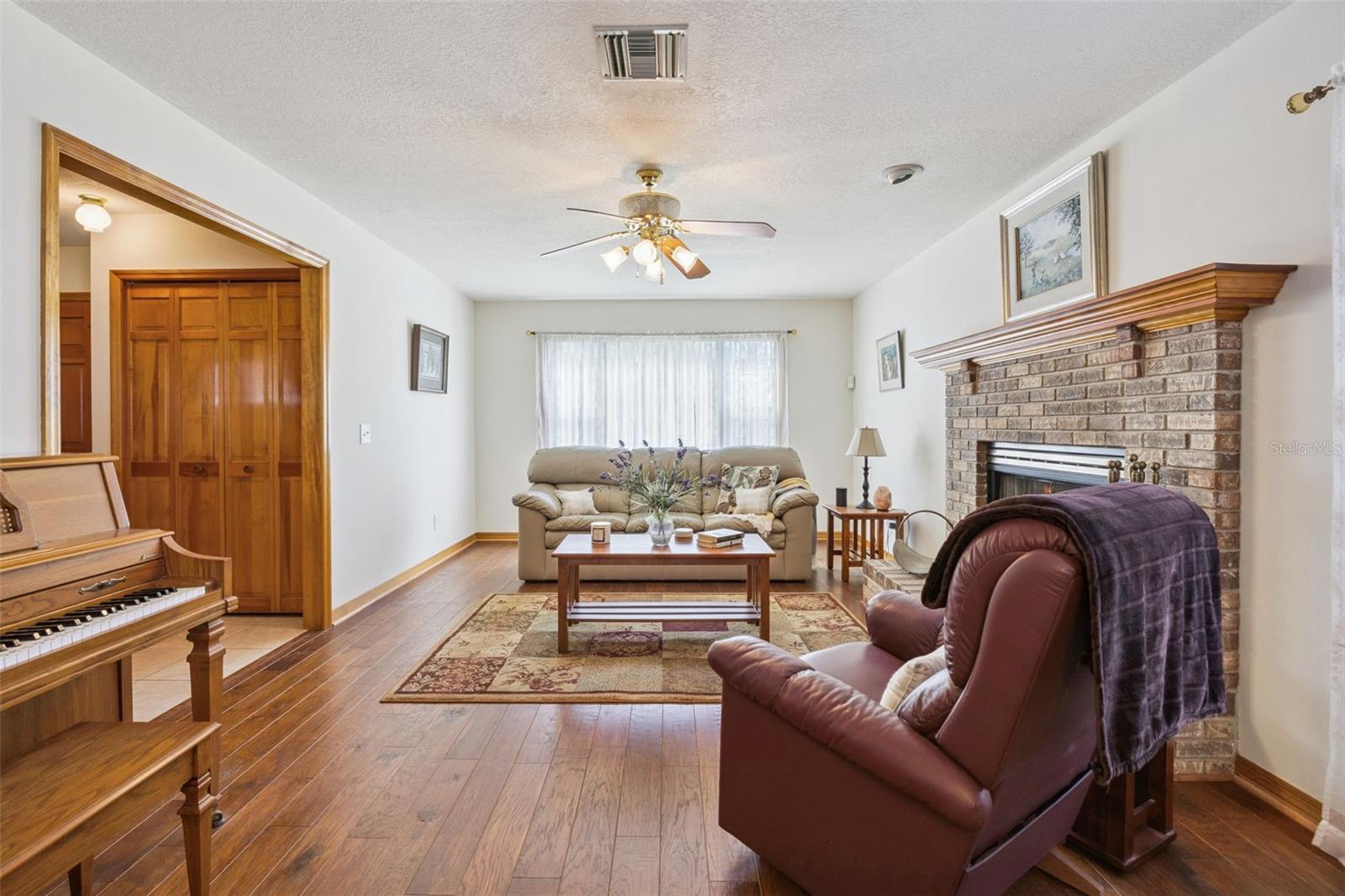 Image 5 of 52 For 10843 Poinciana Drive