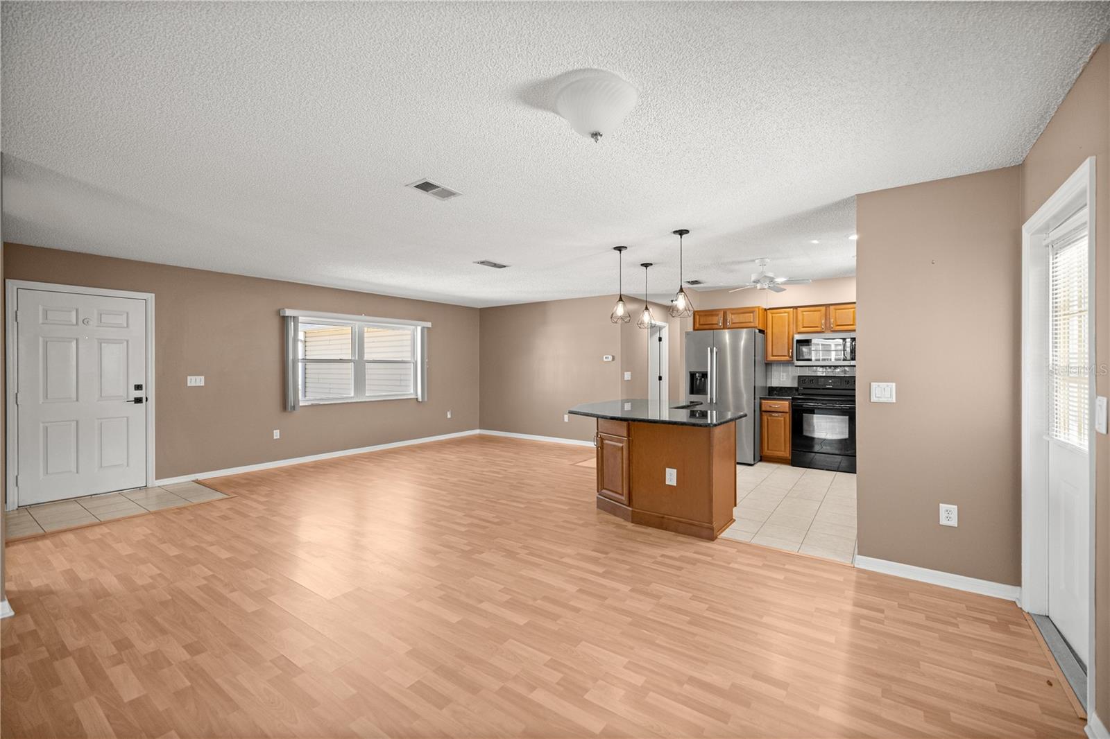 Image 13 of 35 For 17866 108th Court