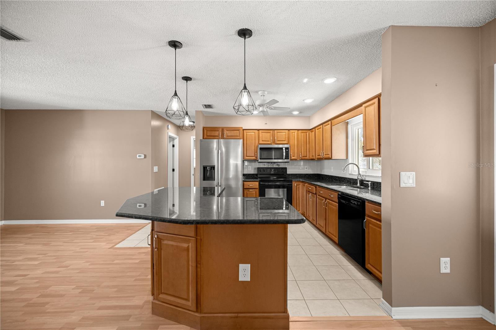 Image 14 of 35 For 17866 108th Court