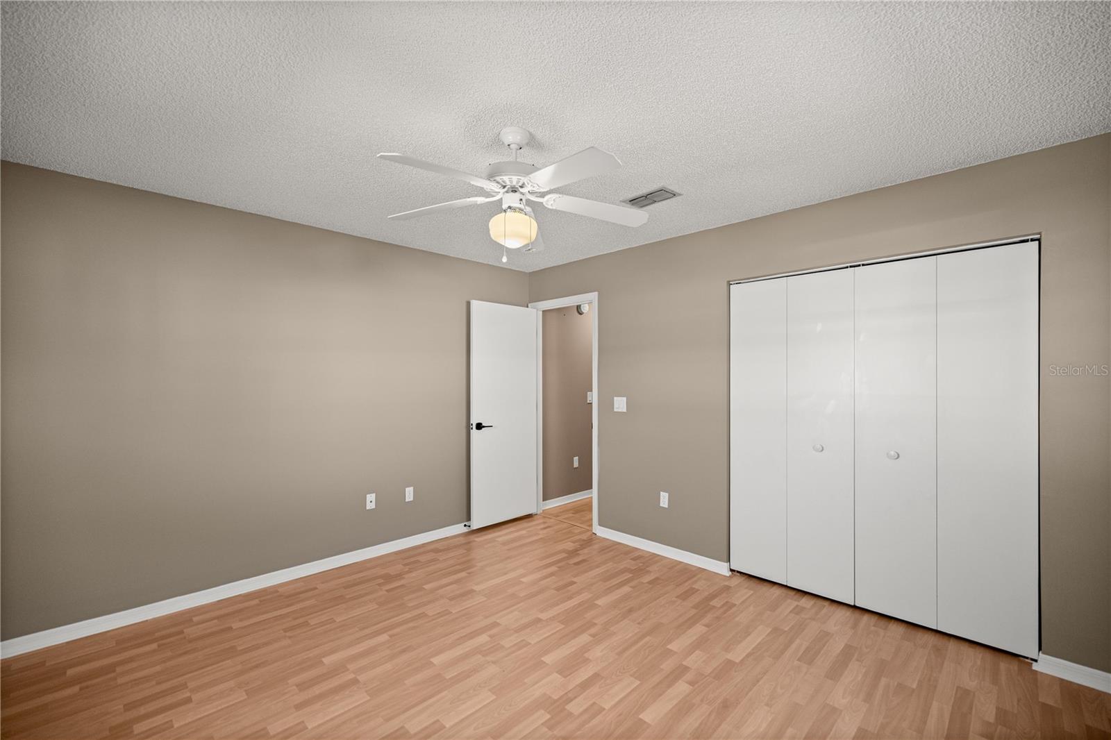 Image 26 of 35 For 17866 108th Court