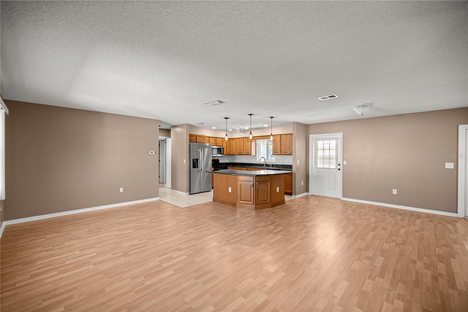 Image 7 of 35 For 17866 108th Court