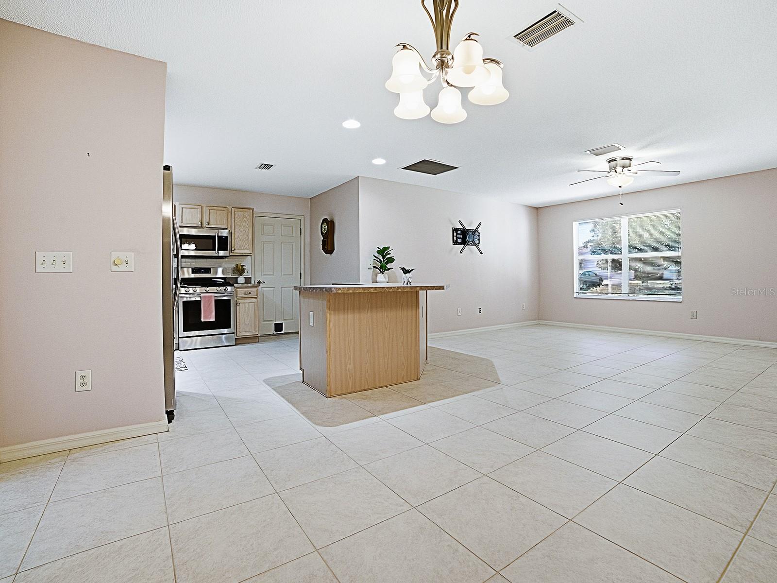 Image 5 of 38 For 17411 74th Netherclift Terrace