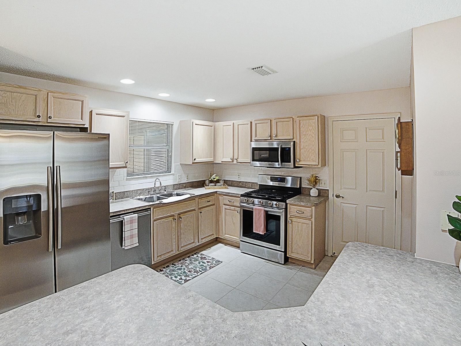 Image 9 of 38 For 17411 74th Netherclift Terrace