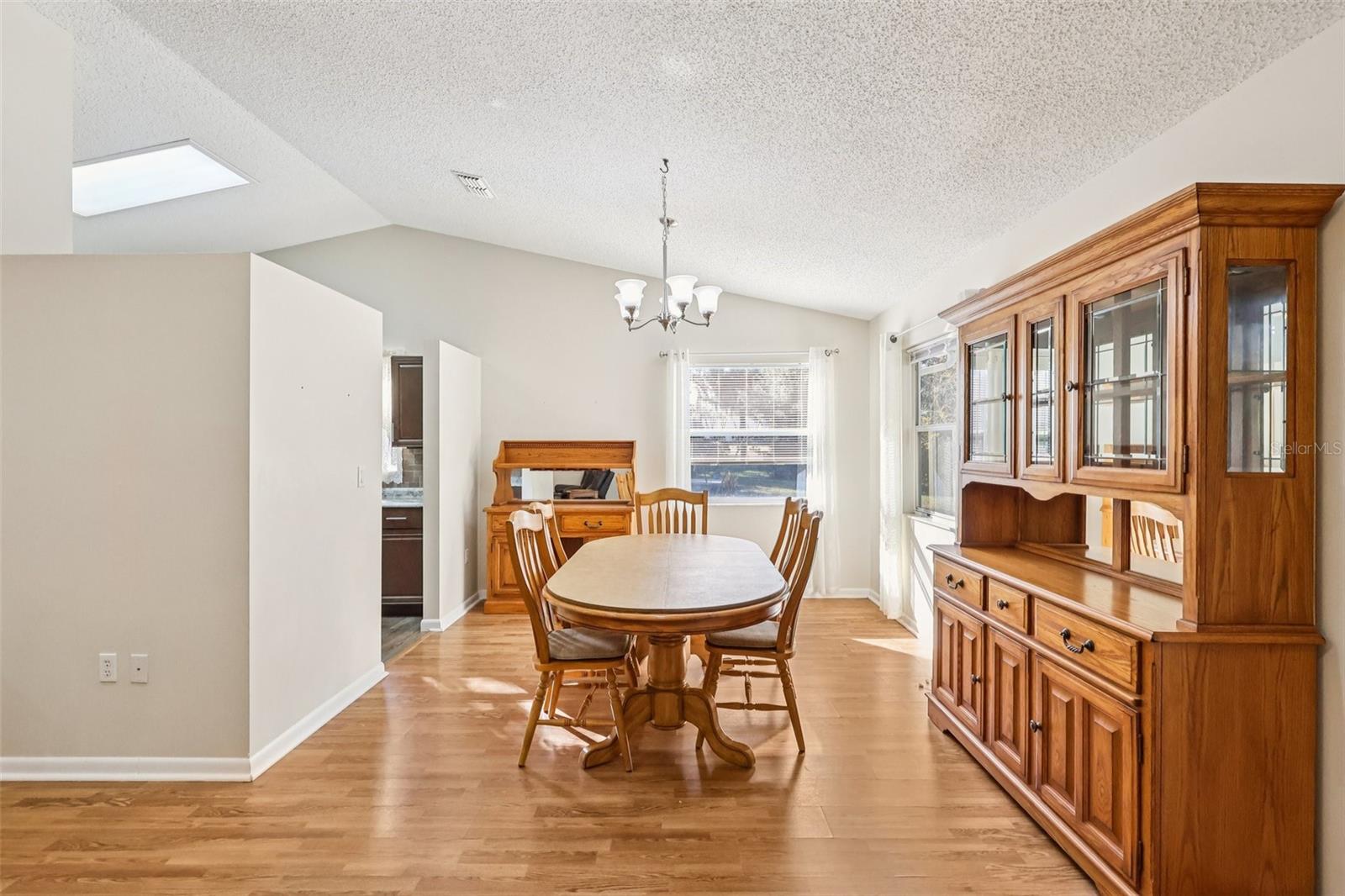 Image 10 of 32 For 318 Skye Court