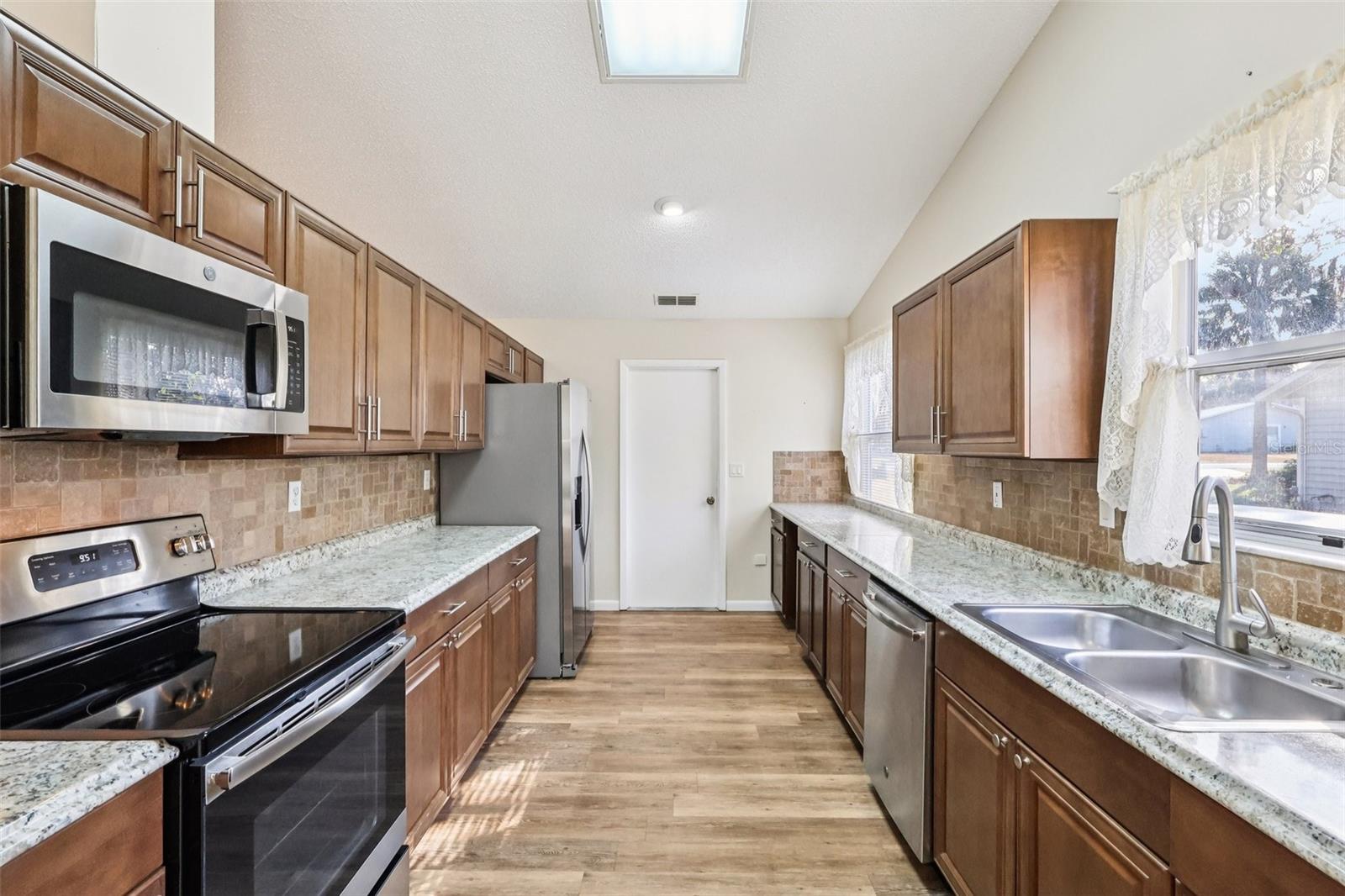 Image 13 of 32 For 318 Skye Court